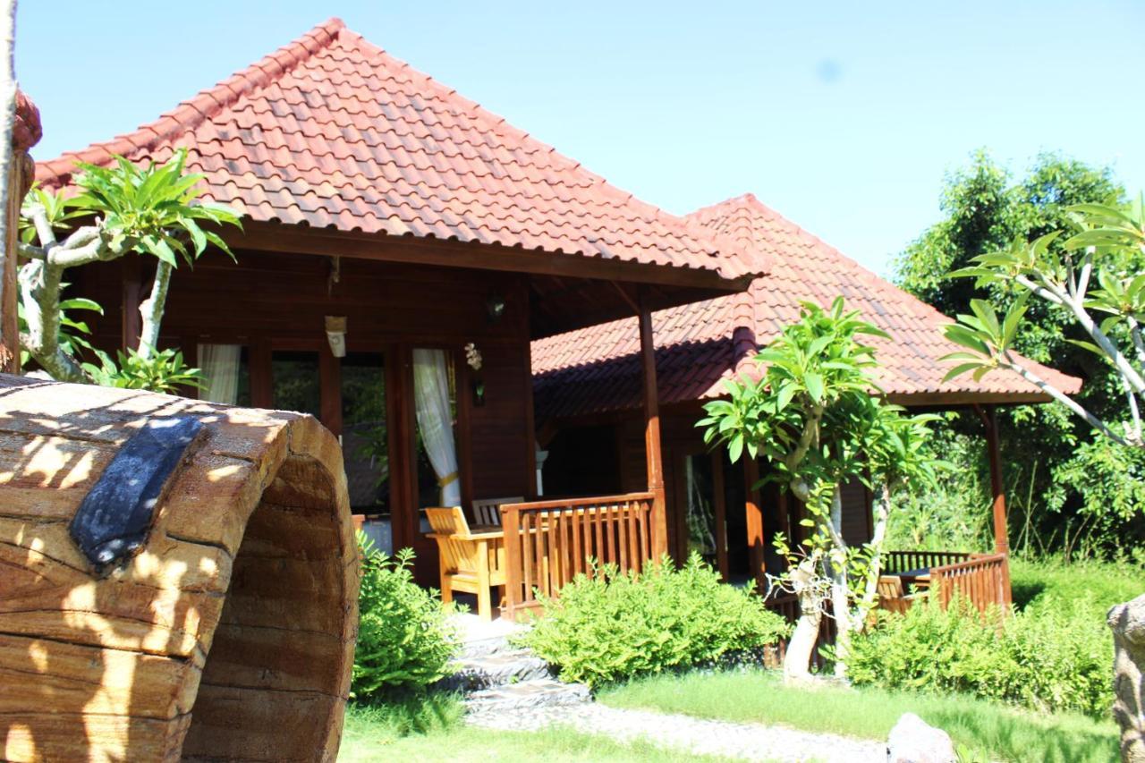 Bamboo Bungalow Jungle View Batununggul Εξωτερικό φωτογραφία